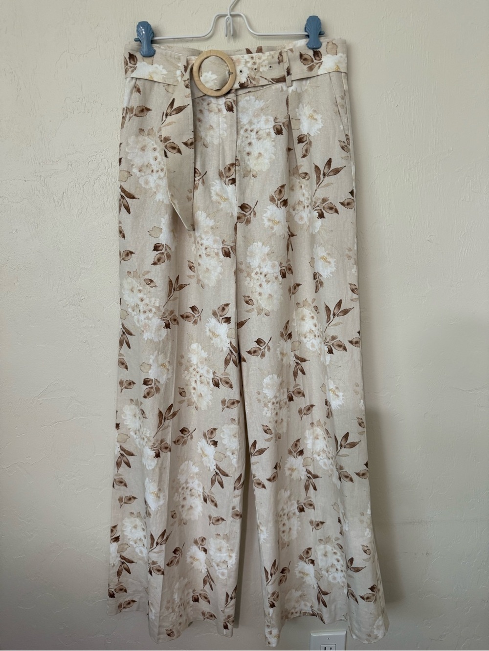 House of Harlow 1960 Wide Leg Beige Floral Trousers linen blend, belted Size 4